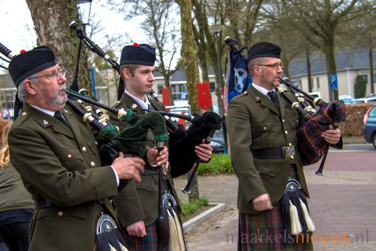 Bevrijdingsdag-Markelo-plaquette-Beaufort_MMHN_20170408-4